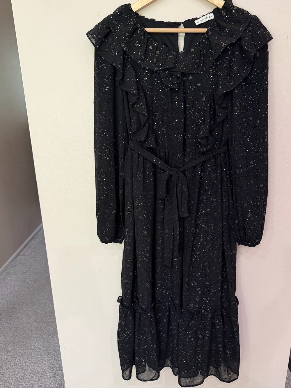 Anthropologie Moon River Celestial Chiffon Ruffled Black Gold Star Midi Dress
